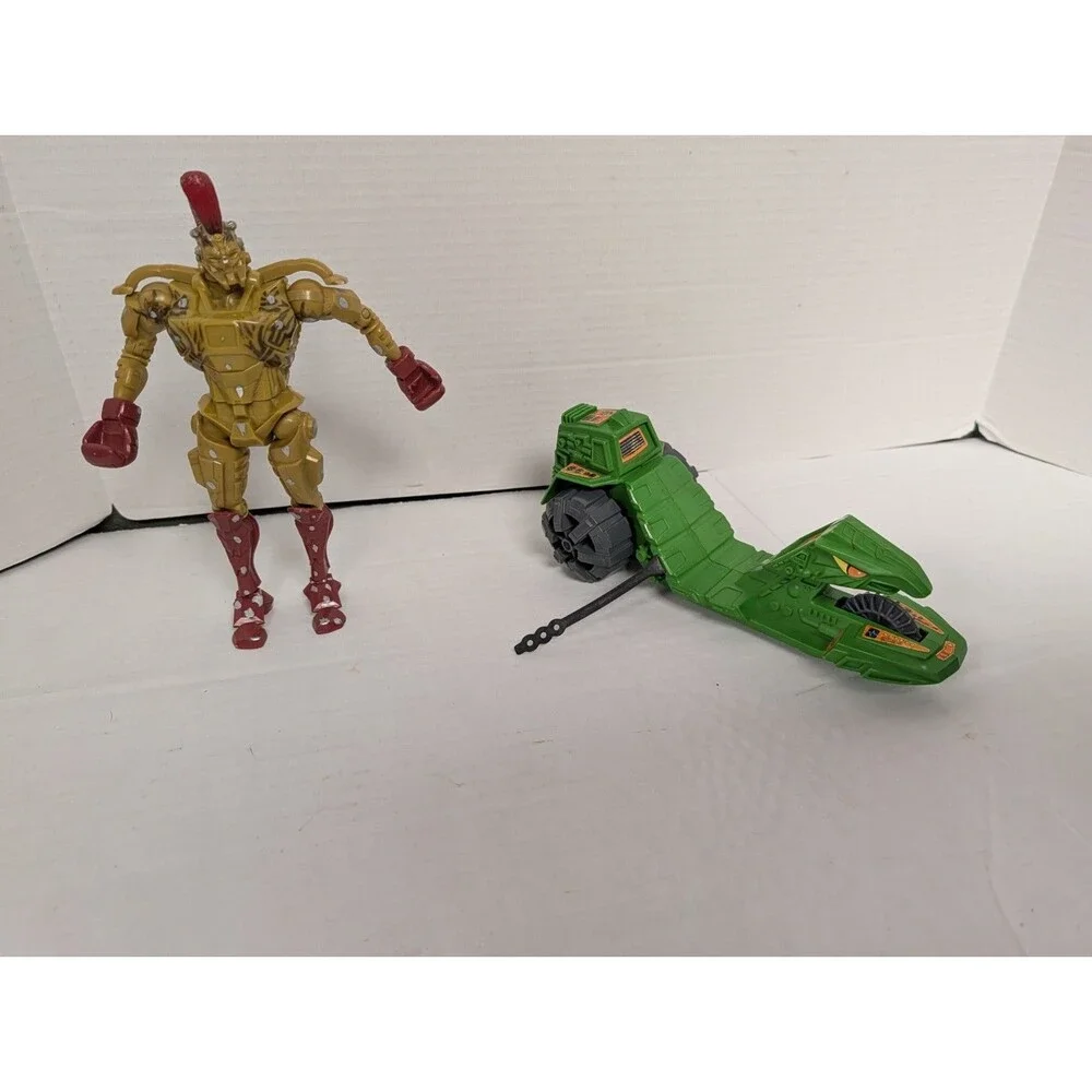 Real Steel MIDAS Gold Blooded 2011 Jakks Pacific Figure & He.Man Moto